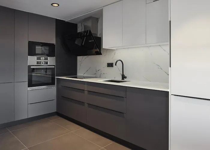 Always Easy I Sagues * サン・セバスティアン